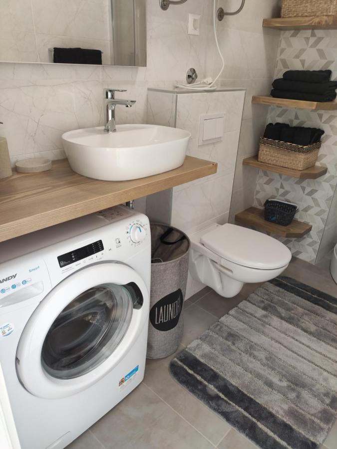 Apartmani Sara 2 เบทินา ภายนอก รูปภาพ